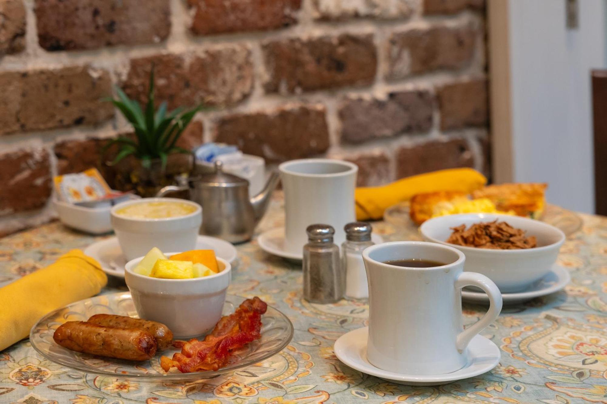 The Marshall House, Historic Inns Of Savannah Collection Екстер'єр фото
